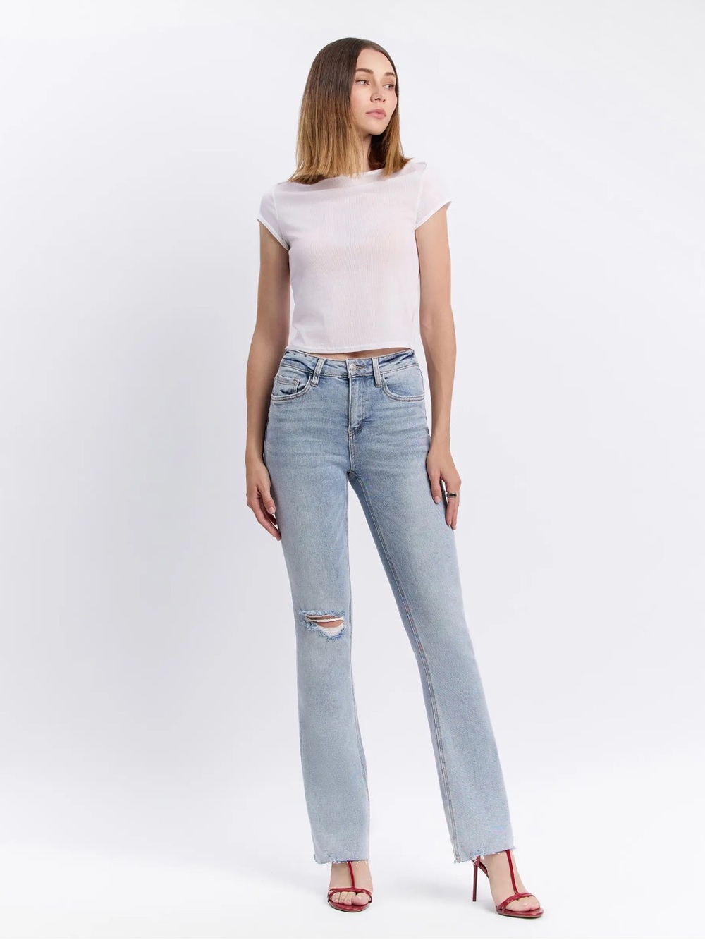 Light Wash Straight-Leg Jeans with Knee Rip